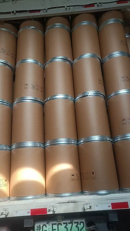 鐵箍紙板桶發(fā)貨現(xiàn)場(chǎng)，新鄉(xiāng)市博輝包裝專(zhuān)注生產(chǎn)鐵箍紙板桶